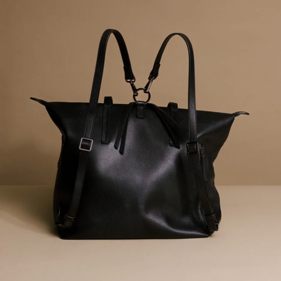 NEW Caraa Convertible Studio Tote in Black Leather - Picture 9 of 12